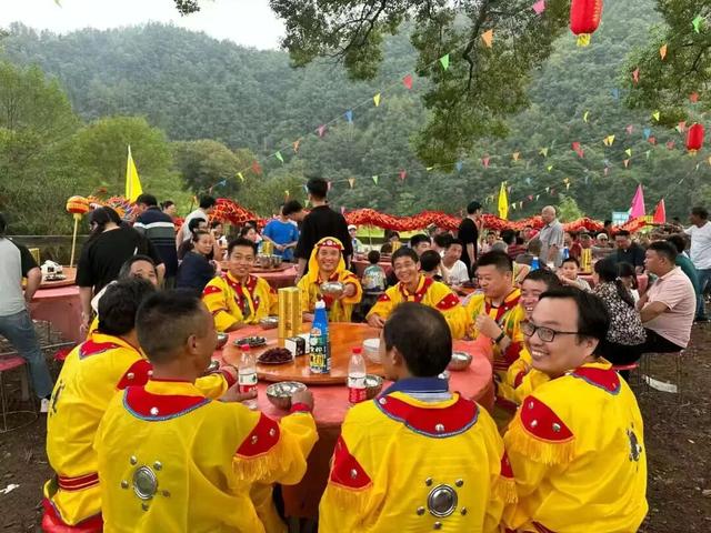 国庆Day3！黄山这里来了许多人