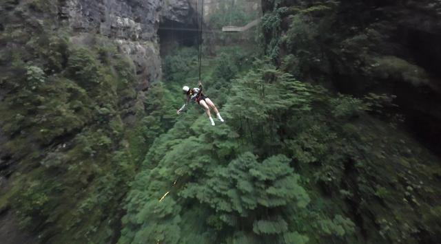 开阳县猴耳天坑旅游火爆出圈