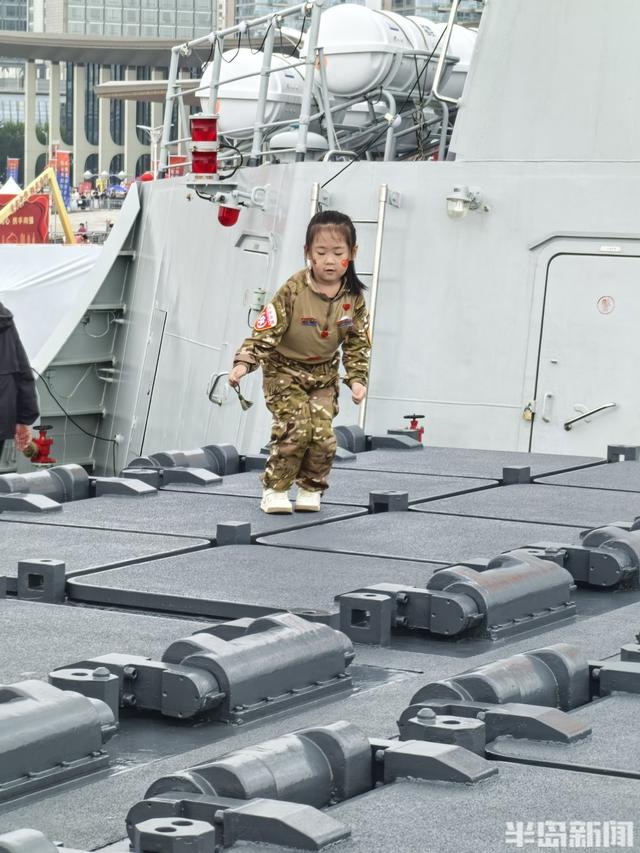北部战区海军舰艇开放活动圆满收官