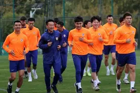 山东泰山队开启上海冬训  克雷桑归队图片