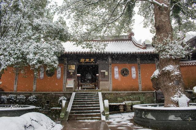 清修霁雪：千年古刹 落雪有声