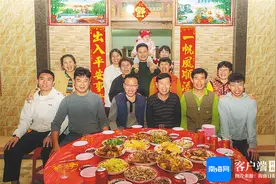 新春走基层 | 文昌翁田镇明月村村民欢声笑语迎新春图片