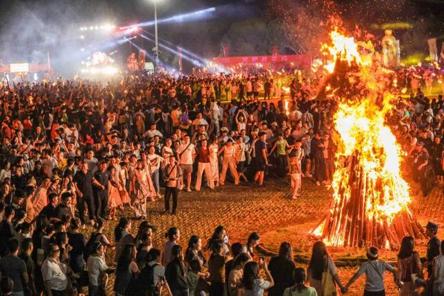 【激情火把节 最炫民族风】这个夏天，西昌“真火”