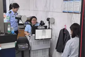 高考前一晚发现身份证丢失，北京西城警方一小时办好临时证件图片