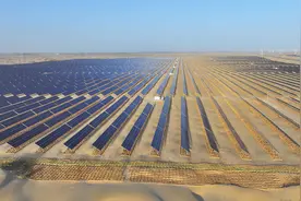 新疆：光伏＋治沙一体化共筑沙漠生态屏障图片