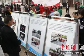 自贡沿滩：交警进村开展老年人交通安全宣传图片