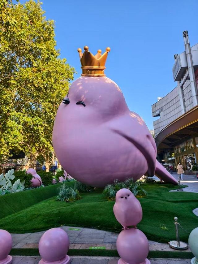 在杭州街头C位出道！最近这几个地方有点热闹，你去打卡了吗