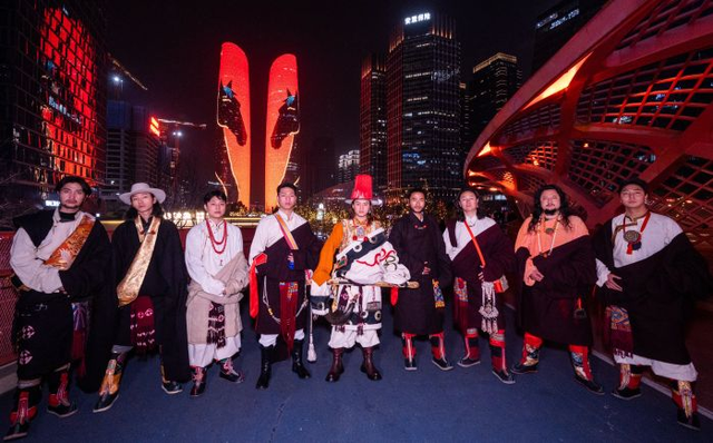 圣洁甘孜·一生有约 | 火马迎春 道孚儿女携非遗文化舞动蓉城