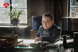 “铁三角”再度合作松弛感绝佳，王刚：我一跟张国立对视就笑场图片