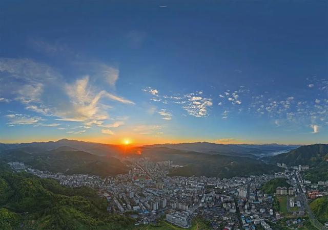 欢迎打卡！蓝天、白云……湖南多地天空上演“高光时刻”