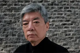 在重大求学、为川美设计教学楼——2025年普利兹克建筑奖获得者刘家琨的“重庆情缘”图片