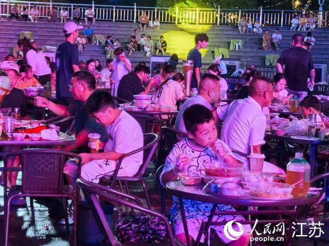 奔着“苏超”来 却被兴化圈粉