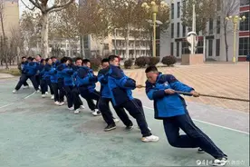 茌平区博平镇中学：拔河比赛促团结 凝绳聚力亮风彩图片