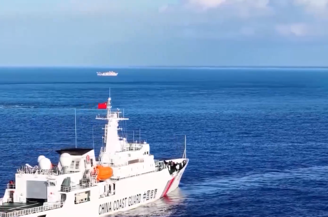 与五星红旗同框，每一帧画面都见证中国力量！