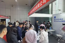 场面火爆！知医邦携“ChatiSS查体智能辅助诊疗系统”首次参展图片