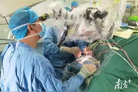 患者面肌抽搐30余年，汕大医附二院应用微血管减压术除顽疾图片