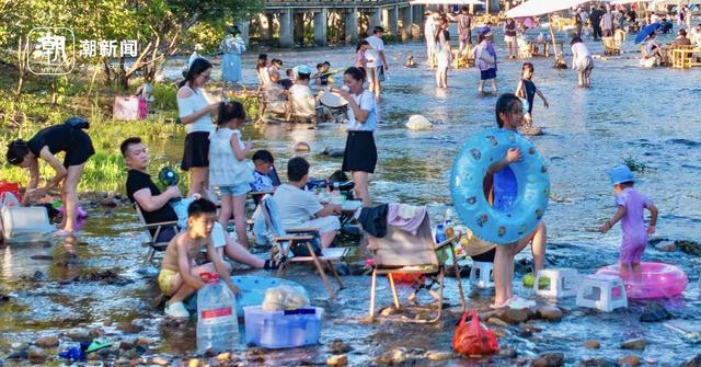 新昌：一江碧水引客来 乡村亲水游成新宠