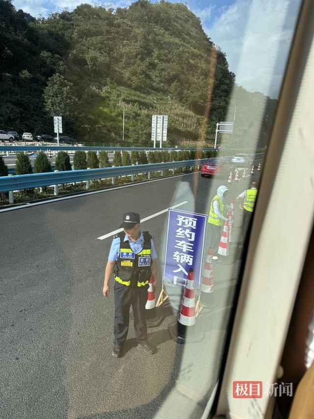 贵州花江峡谷大桥成顶流景点