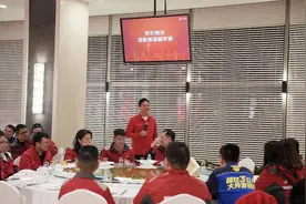 刘强东参加京东物流新春家宴：感谢一线员工，感到开心自豪图片