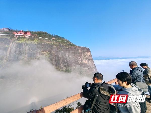 崀山现罕见云海奇观胜境引客来