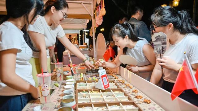8天，超500万人次涌向南平，吸金34亿元！背后藏着 “六香密码”……