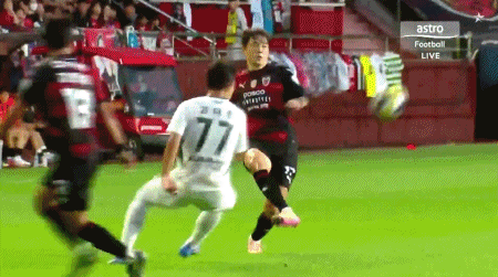全北现代3-2逆转浦项铁人，洪正好绝杀，奥罗博传射