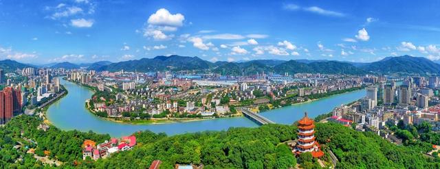 福建三明千年“福气”漫游指南：山水、小吃、客家魂，让5国老外集体上头！