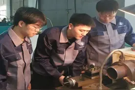 发展现代职业教育，用技术技能点亮学生未来的路图片