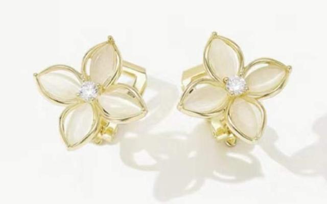 CIIE倒计时｜“四叶草” 逛吃玩购+非遗体验+便捷出行，随申Hi提前探攻略，带你解锁N种乐趣