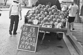 依法教育处罚占道经营 石家庄市开展机动车违法占道经营整治行动图片