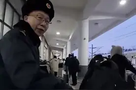 视障女孩独自踏上1200公里返乡路，多位列车员接力“护送”图片