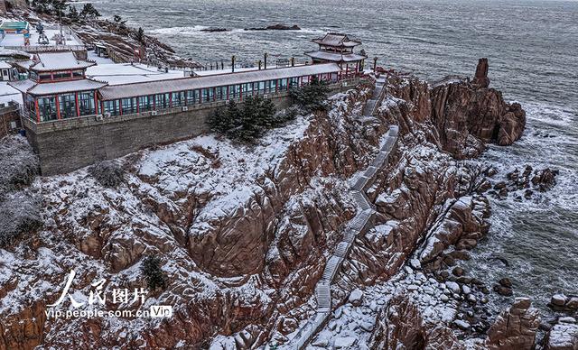 山东荣成：冰雪为墨 冬景如画