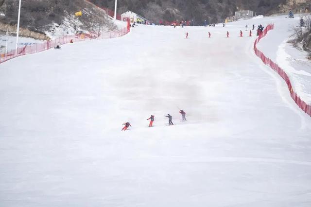 绝美！北京“蓝调”冰瀑奇观，惊艳亮相 | 周末京郊微度假