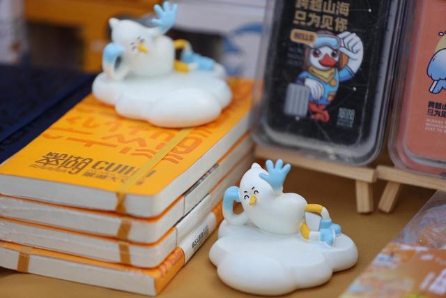 杏运春城，鸥遇昆明！昆明开启2025赏杏观鸥季