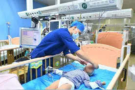 国际护士节：“阳光感”+“安全感”，这些“00后”ICU男护士很暖图片