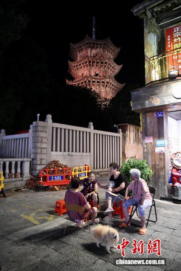福建泉州：千年古街烟火味浓