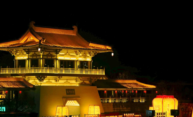 龙门石窟旁这条街火了！龙门古街获“2025年金选旅行产品”