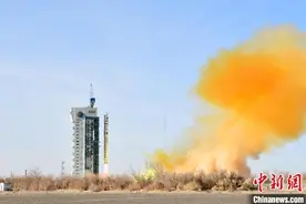 中国成功发射巴基斯坦PRSC-EO1卫星等3颗卫星图片