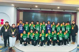 全省冠军！合肥一所学校女子足球队代表合肥市出征省赛一举夺魁图片