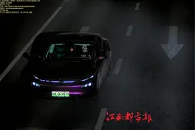 曝光！赣ADF9979、赣AF11880城市狂飙图片