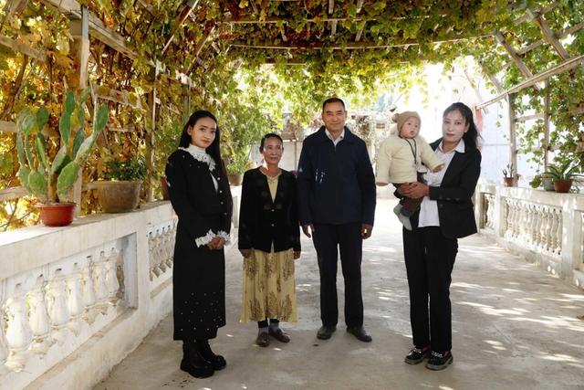 最后一站，精彩不断！新民晚报“海派文化大篷车”为叶城村民带来难忘记忆