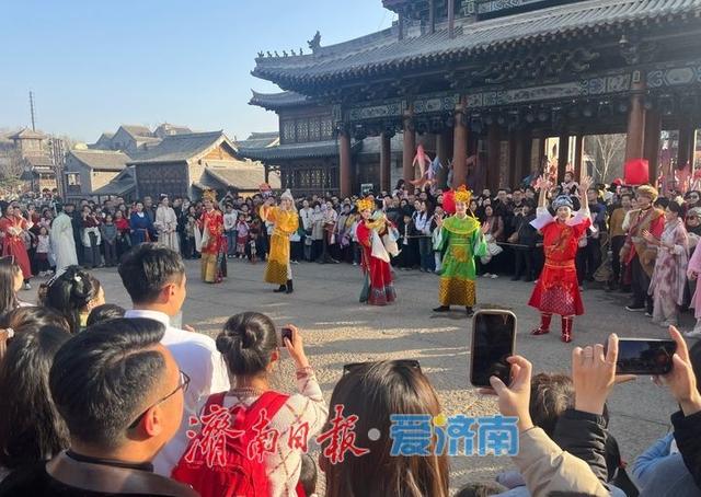 赏泉品韵寻年味 明水古城春意浓