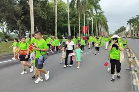 “致敬！红色娘子军 ”2025年海南省琼海万人徒步定向打卡活动火热启动图片