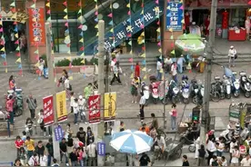 上海七浦路服装批发市场遇冷：有商户一天零销量，搞直播可行吗?图片