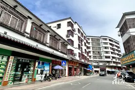 告别“蜘蛛网”！凤凰镇开展“三线”整治行动，安全颜值双提升图片