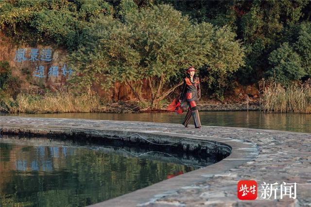 无锡太湖鼋头渚上演铜艺山水秀