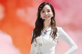 侯佩岑：47岁的舞台冒险与温柔自洽图片