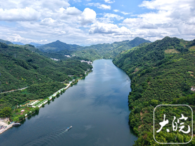 新安江山水画廊夏日风光好