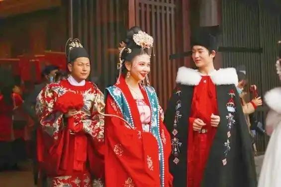 2025“盛世迎华诞·万人游汉中”汉服嘉年华10月1日启幕，沉浸式体验汉韵风华！
