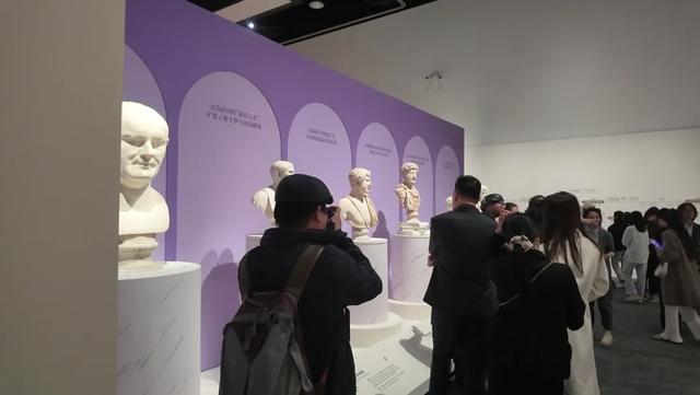 首日人人人！古罗马众神“空降”上海！不出沪看131件稀世珍品！打卡攻略→